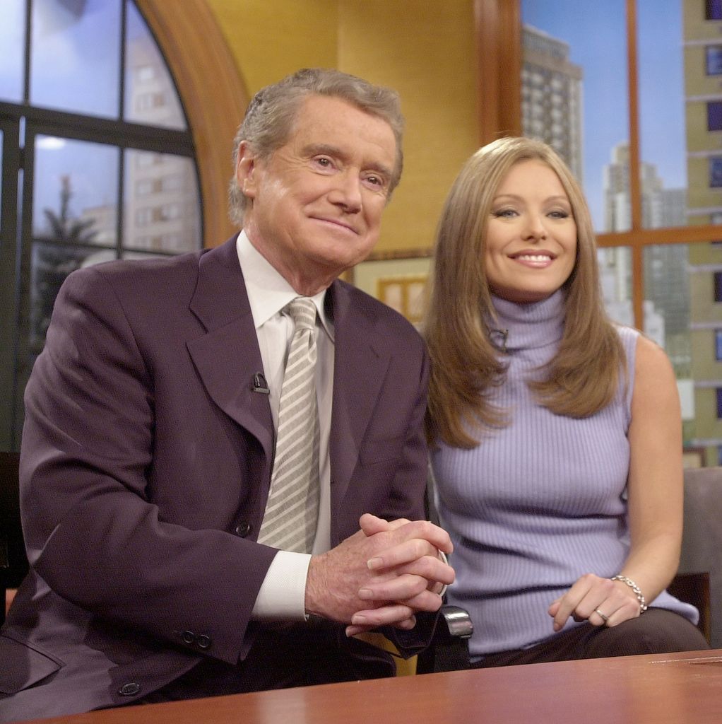 kelly ripa regin philbin live 2001