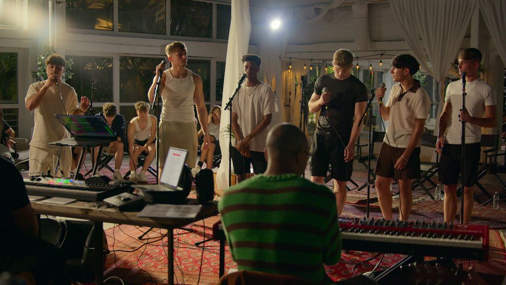 The series follows Simon's search to put together a boy band after the success of One Direction