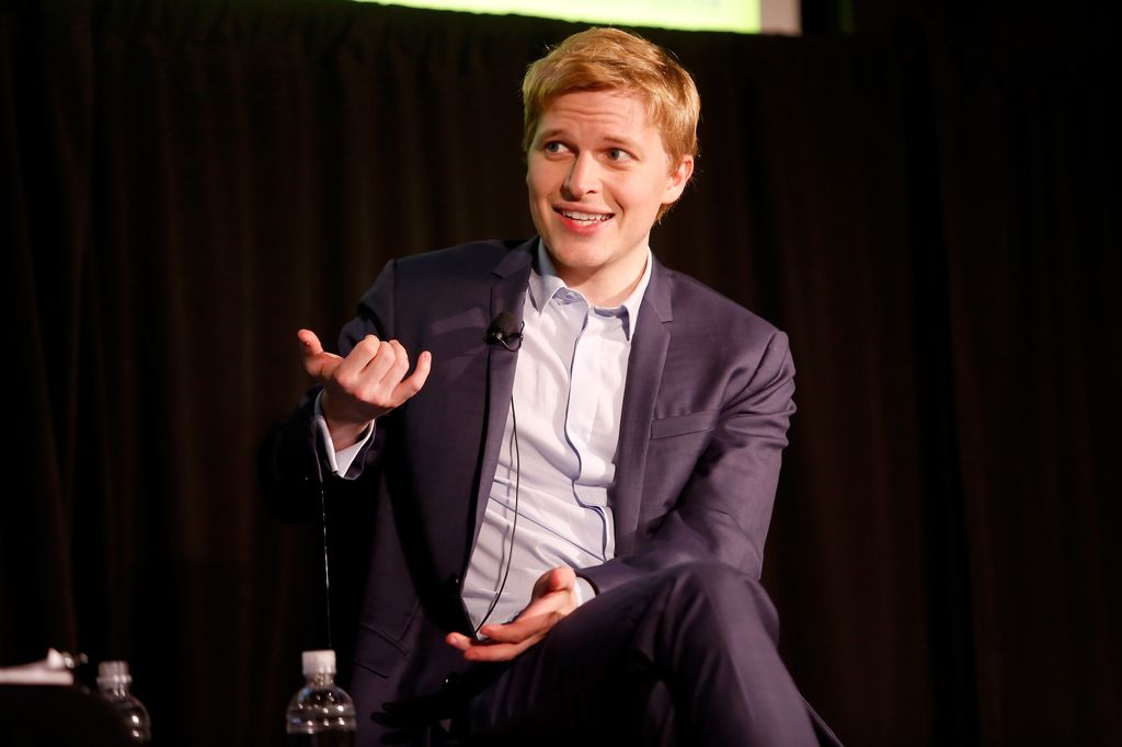 Ronan Farrow speaking on stage 
