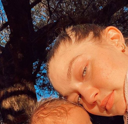 gigi hadid baby selfie