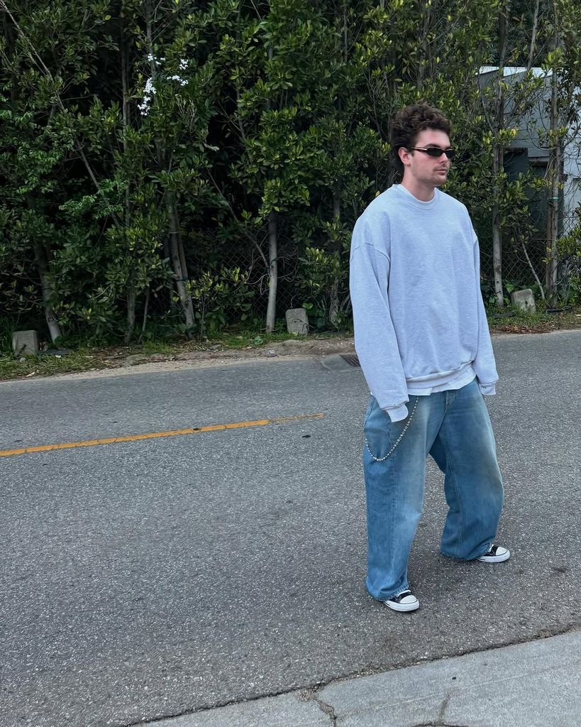 Picture of Aris Rachevsky on street
