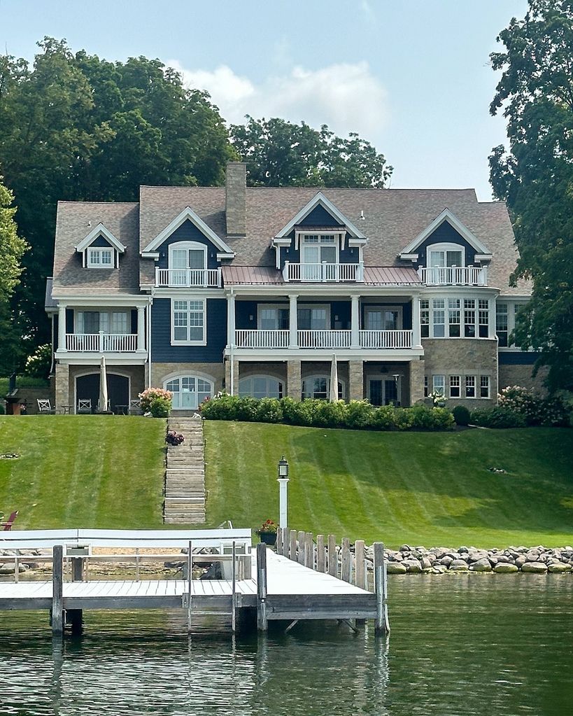 lakeside holiday home