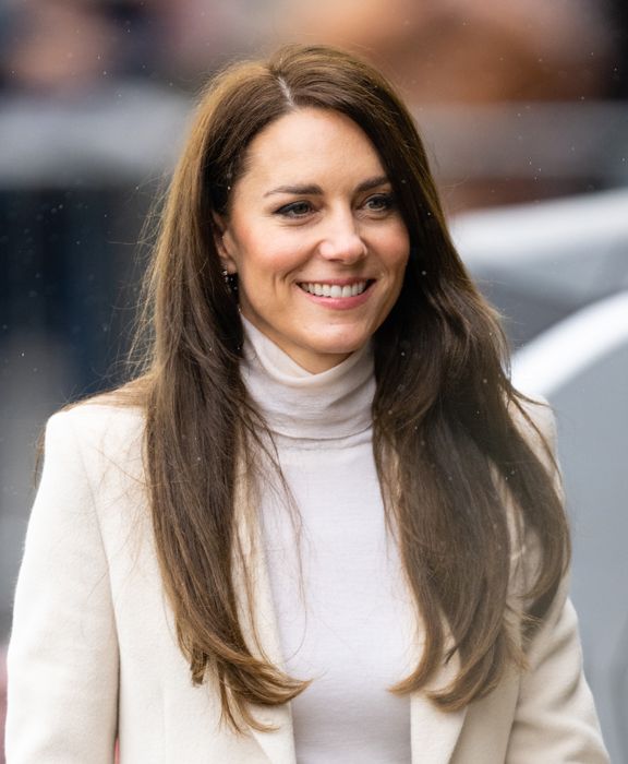 Kate Middleton Debuts Blonde Hair Makeover In Windsor – Hollywood Life