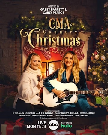 Carrie Underwood Sparkles for 'CMA Country Christmas' in Green Dress