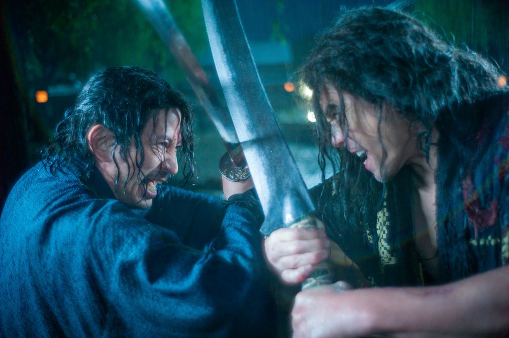 Two men fighting with swords in Last Samurai Standing