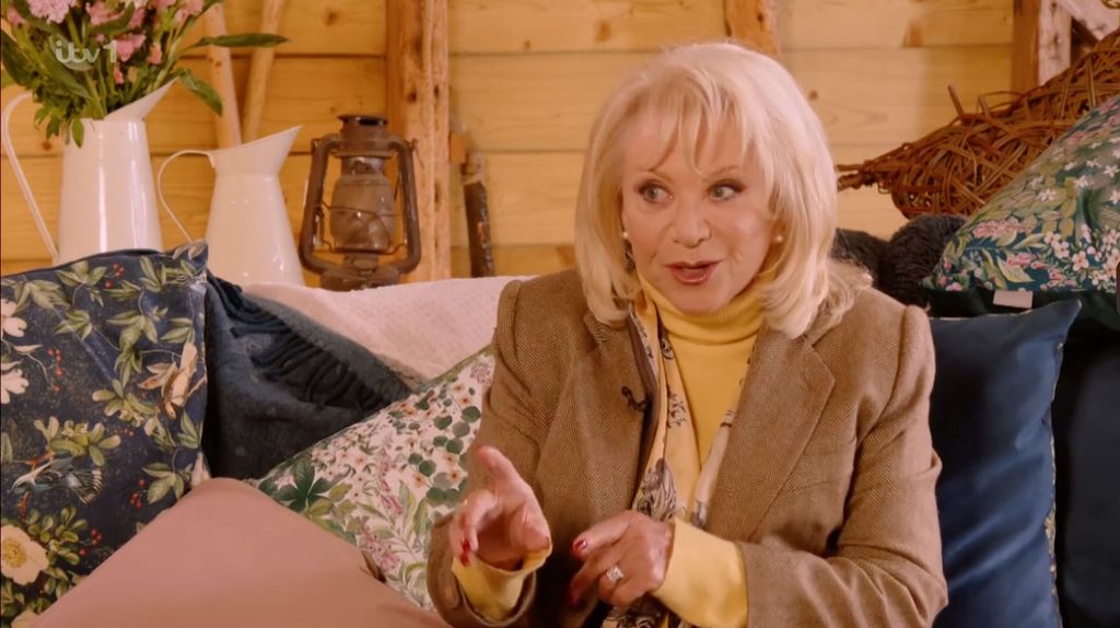Elaine Paige on Love Your Weekend