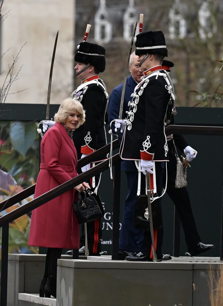 La reine Camilla visite une exposition organisée à la Garrison Chapel de Londres pour marquer le 20e anniversaire de l'organisation humanitaire Turquoise Mountain, à Londres, au Royaume-Uni, le 11 février 2026.