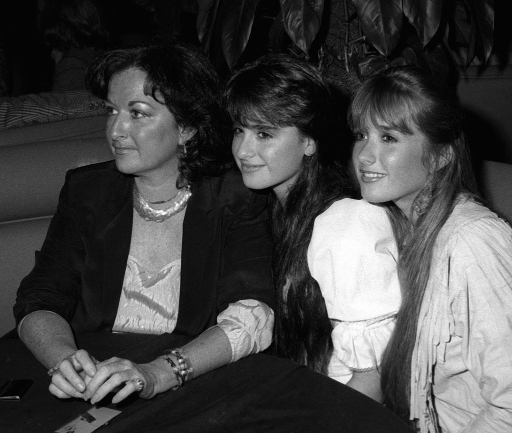 Kathleen Richards (left) with her daughers Kyle and Kim in 1983