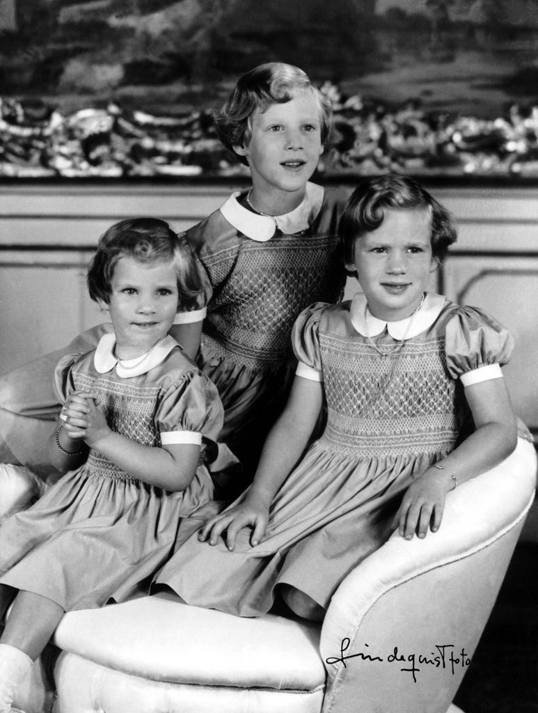 Margrethe with her younger sisters, Anne-Marie and Bendikte in 1950