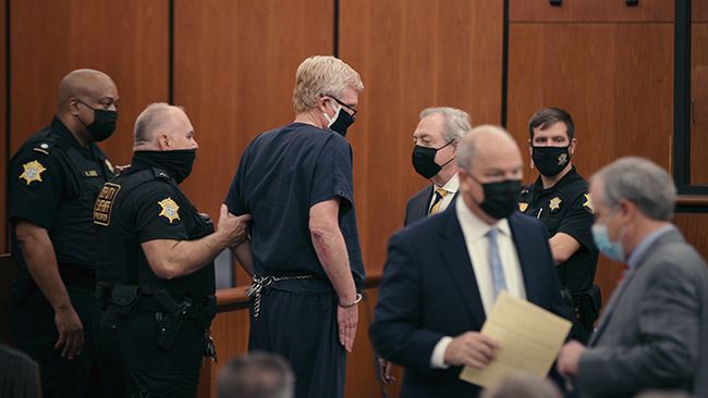 Alex Murdaugh pictured in court room
