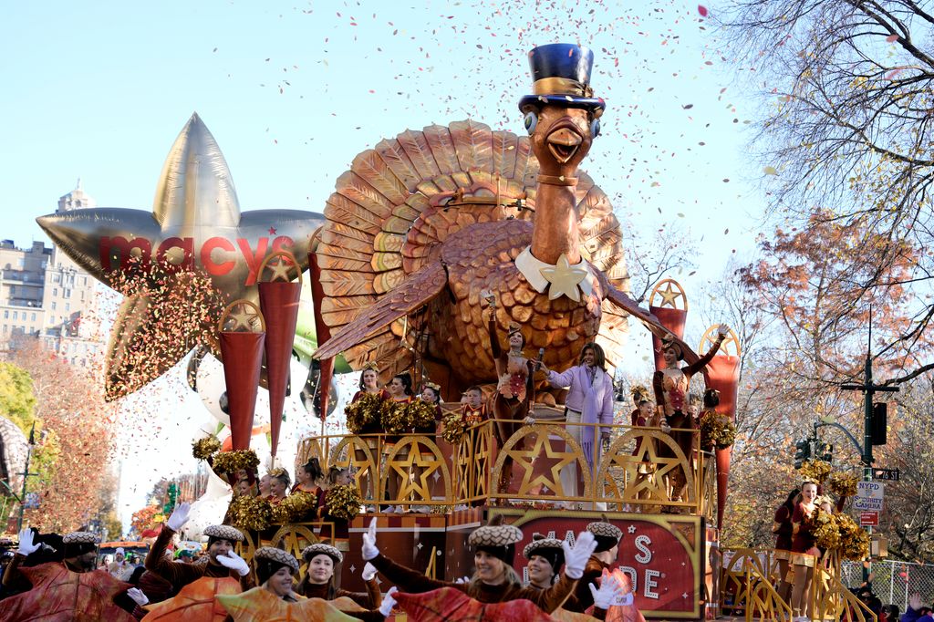 MACY'S THANKSGIVING DAY PARADE -- 2023 -- Pictured: Hoda Kotb on Tom Turkey Float