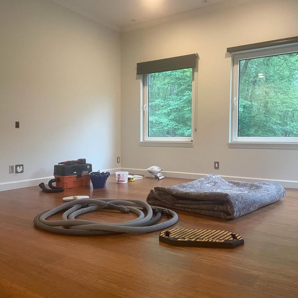 Christina Hendrick New York apartment before renovation