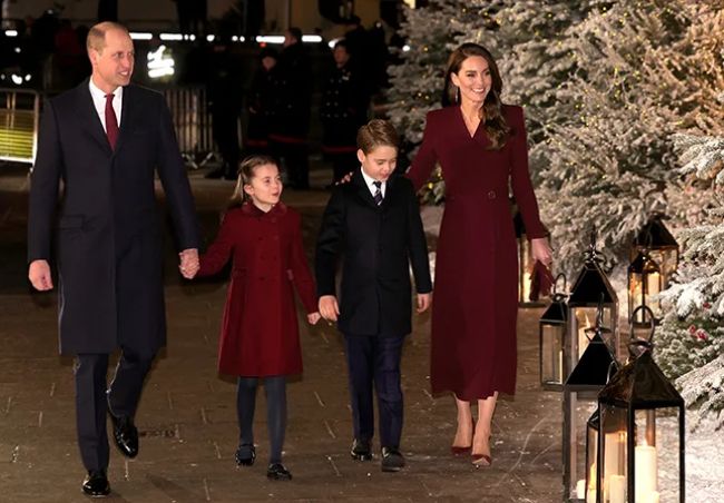 kate middleton walking with prince william and kids
