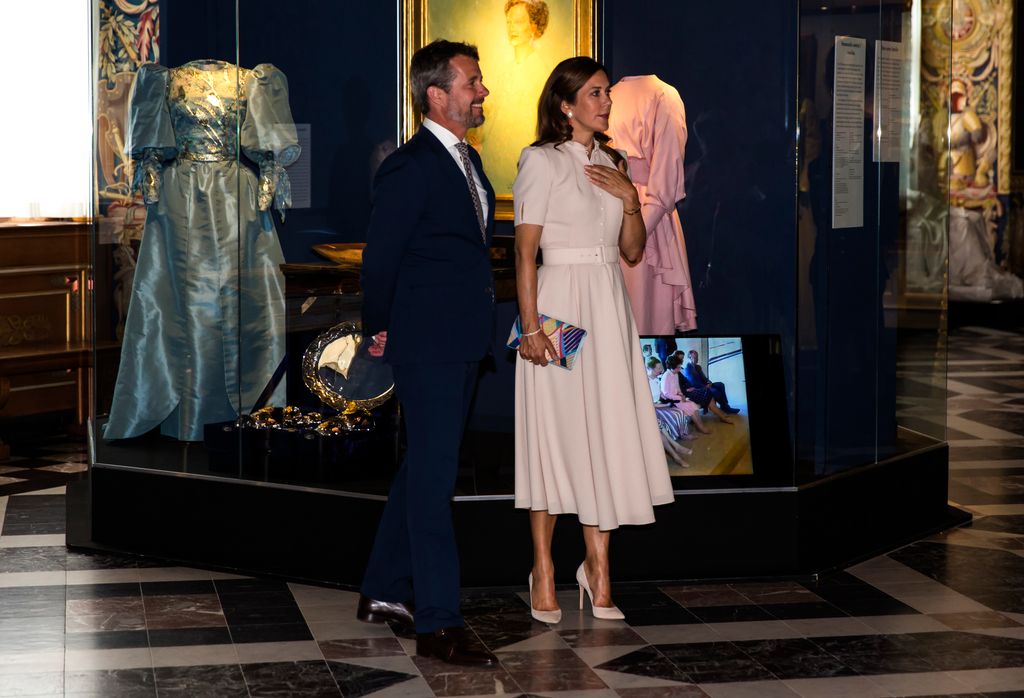 Putri Mahkota Mary dan Putra Mahkota Frederik di museum