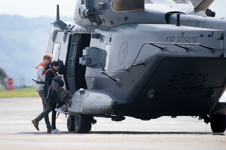 meghan markle harry helicopter