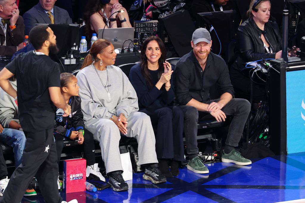 Meghan portait une paire de jeans skinny de Veronica Beard