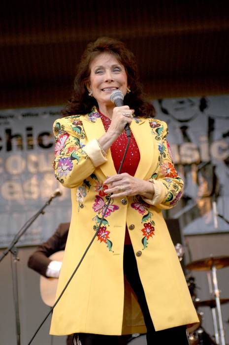 Country Star Loretta Lynn Shares Rare Message With Fans To Marks Major ...