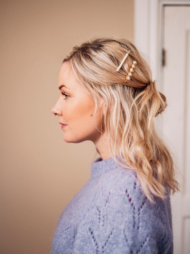 The half-up curly twist