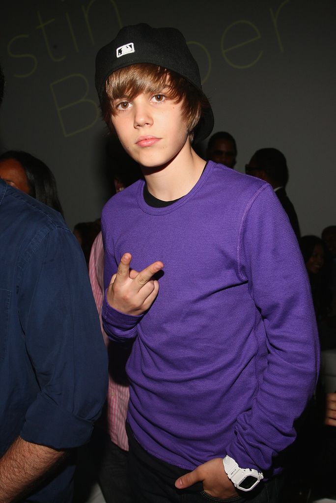 Justin Bieber in 2009 wearing hat