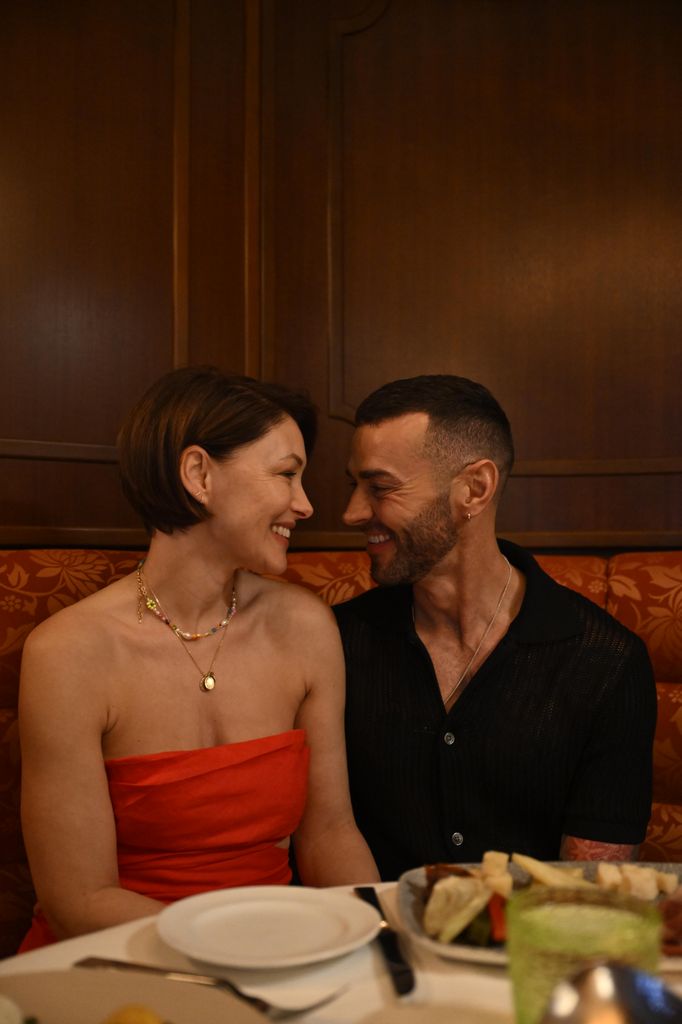couple on date night during cruise 