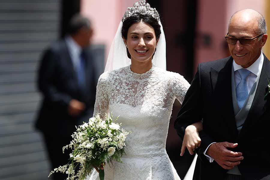 5 Alessandra De Osma wedding beauty