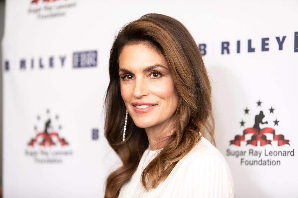 À l'intérieur du régime sans nourriture avant 10 heures de Cindy Crawford et du smoothie quotidien qui interrompt son jeûne 3 Cindy Crawford participe à la 10e soirée de boxe caritative annuelle de la Fondation Sugar Ray Leonard « Big Fighters, Big Cause »