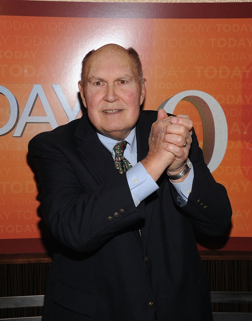photo of willard scott with hands together