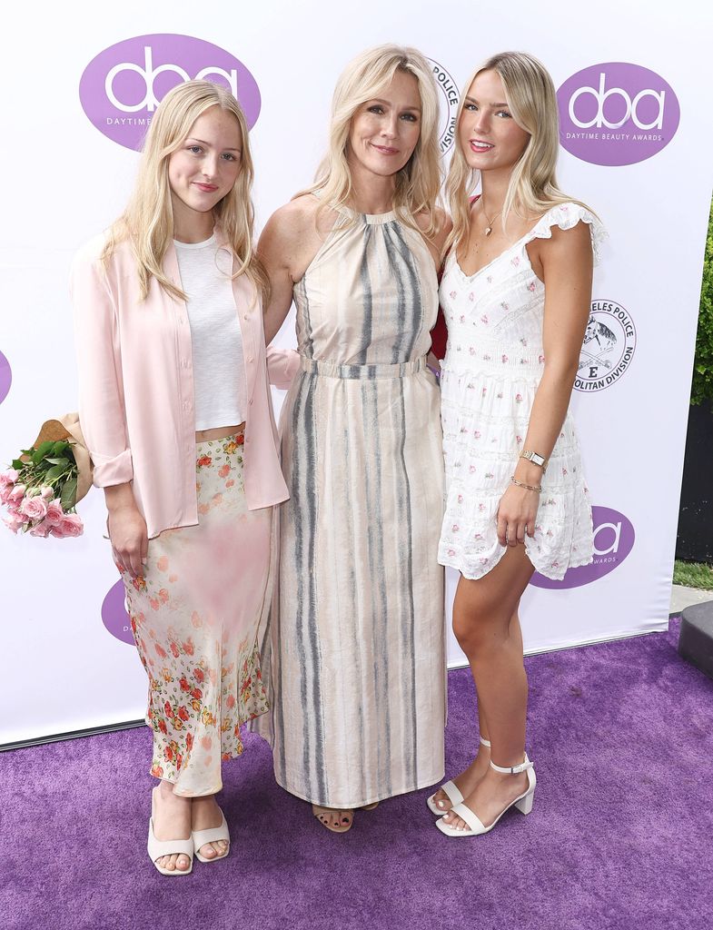 Jennie Garth with daughters Fiona and Lola
