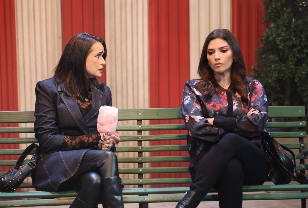 Rena Sofer and Amanda Setton  in General Hospital