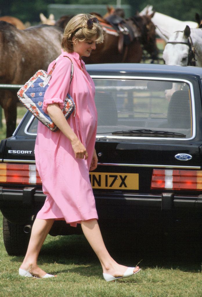 Princess Diana pregnant in pink dress