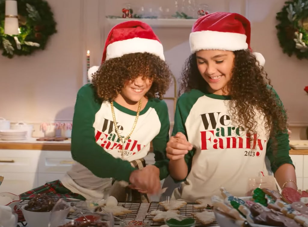 Mariah's twins get into the festive spirit