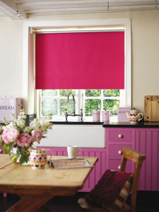 4 English Blinds pink kitchen