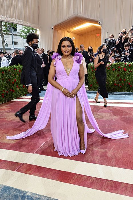 met gala 2022 red carpet mindy kaling