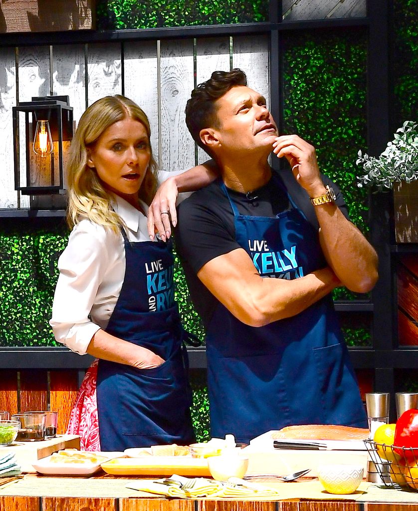  Kelly Ripa and Ryan Seacrest are seen on the set of "Live with Kelly and Ryan" on July 7, 2022 