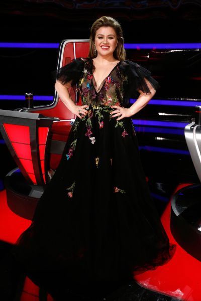 kelly clarkson floral black gown