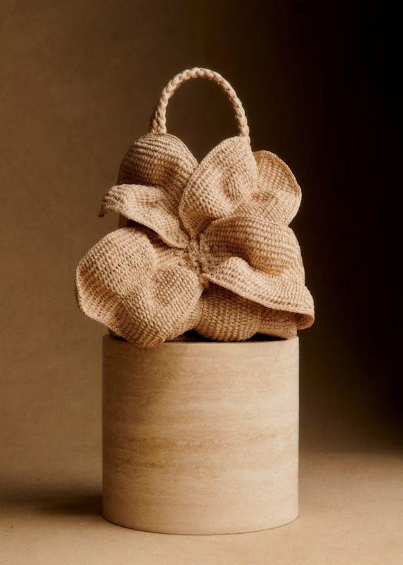 sezane leila basket bag in floral design