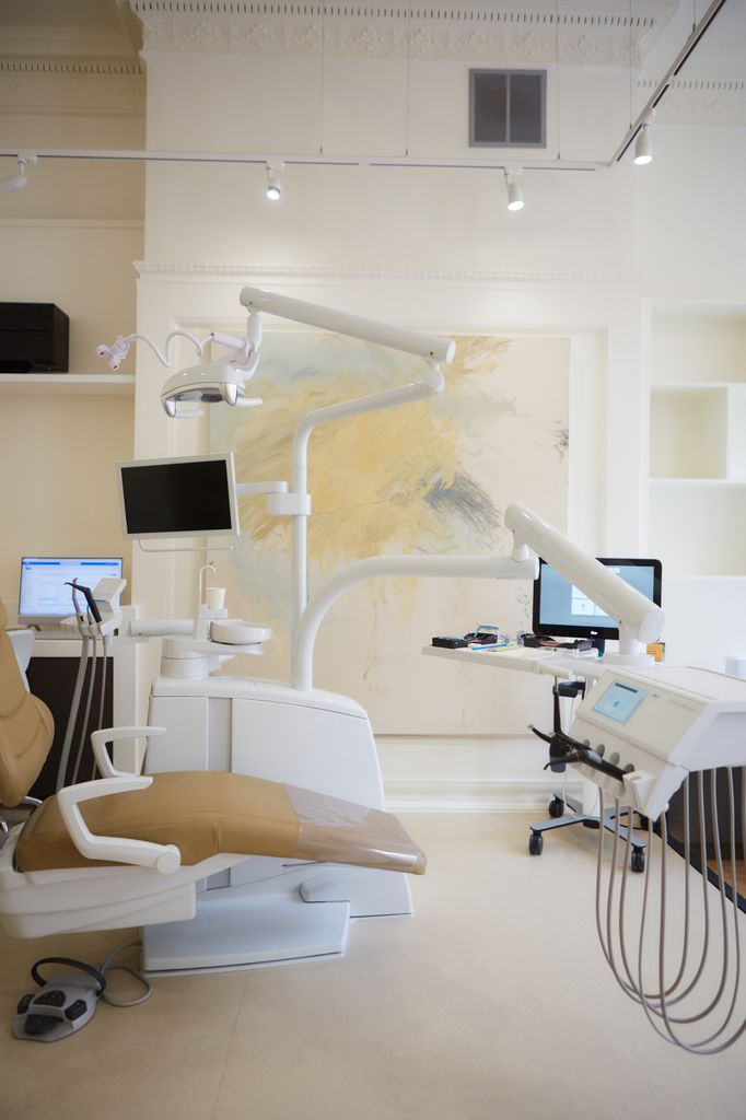 I had various meetings with Dr. Tom in his pristine clinic ahead of the treatment