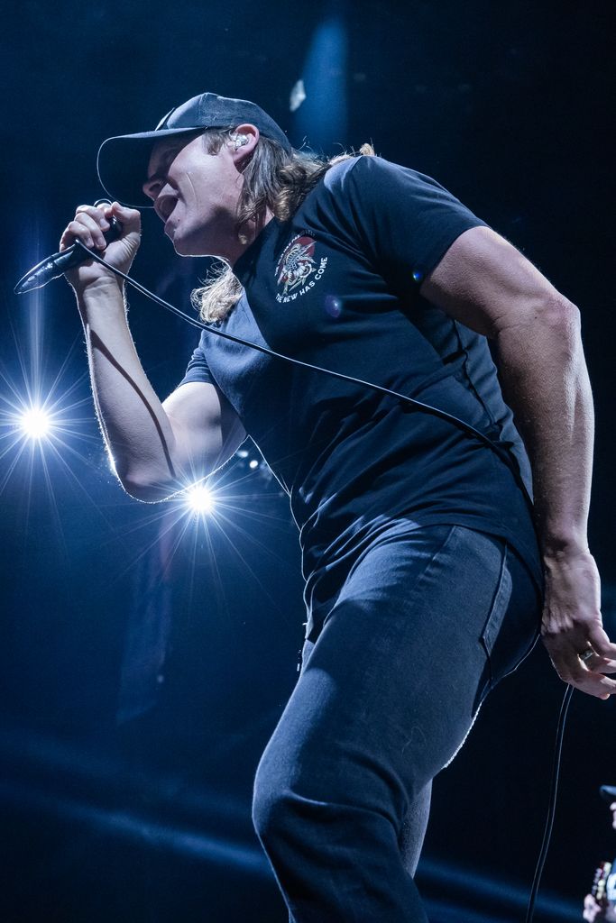  Brad Arnold of 3 Doors Down performs at Little Caesars Arena on November 20, 2024 in Detroit, Michigan