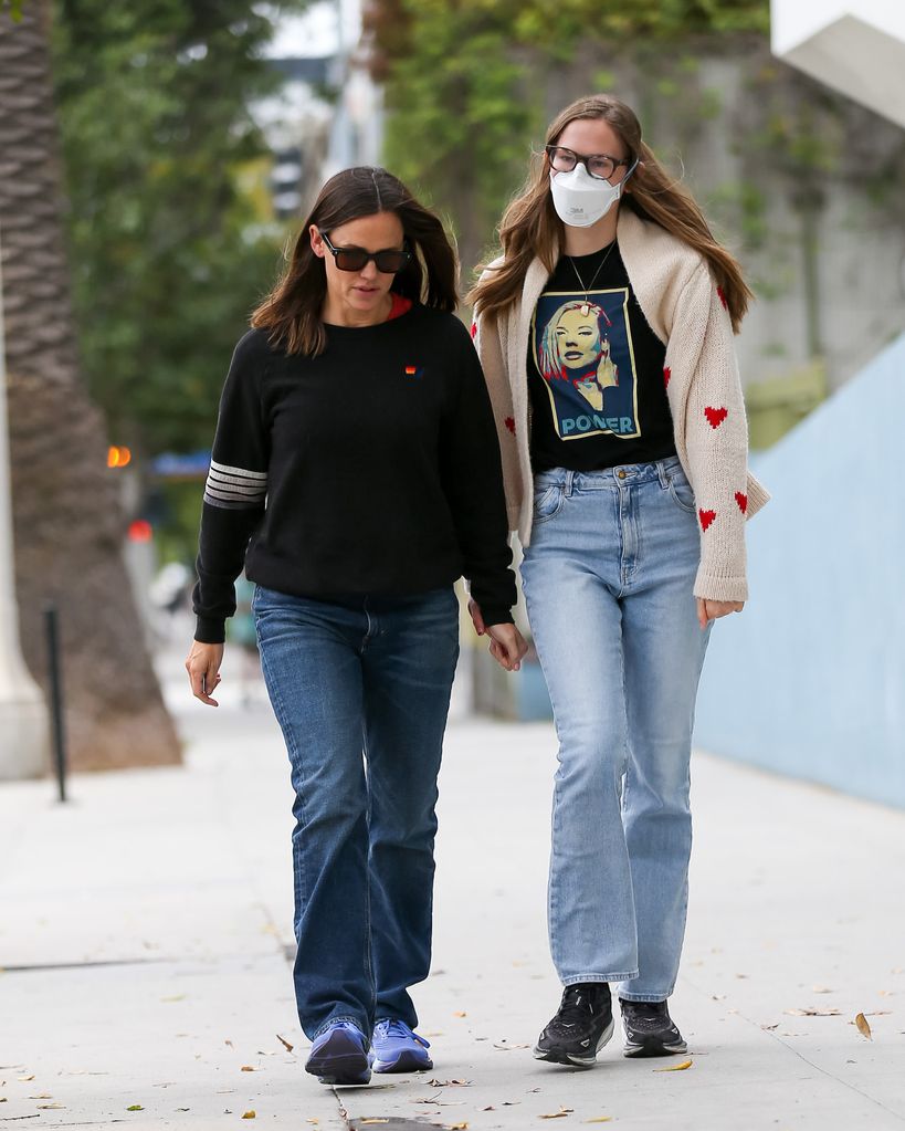 Jennifer Garner and her daughter Violet 