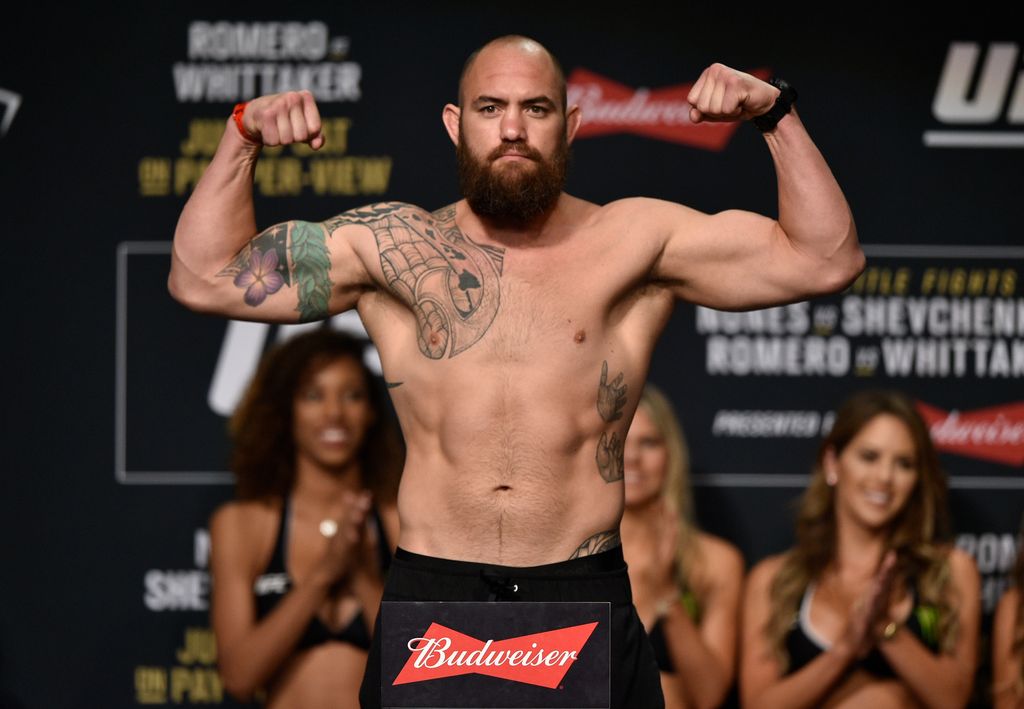 photo de Travis Browne à la pesée de l'UFC