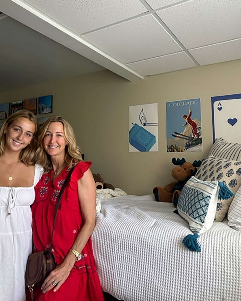 Lara Spencer provides an inside look into daughter Katharine's dorm room