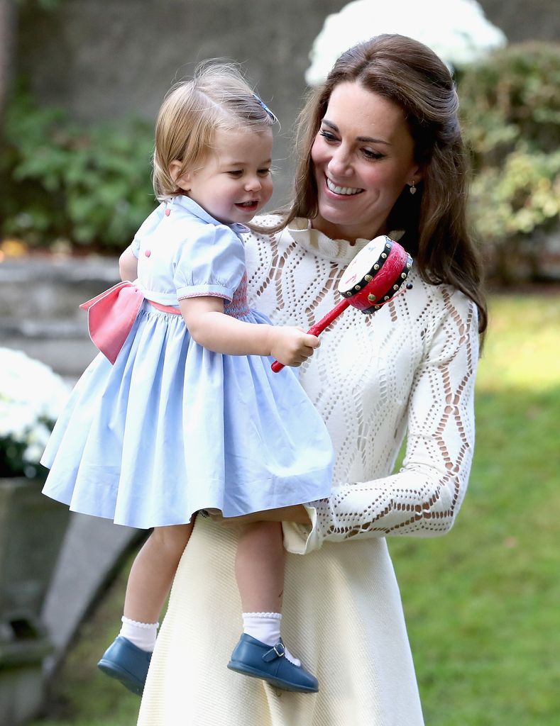Kate Middleton and Princess Charlotte dance in Canada