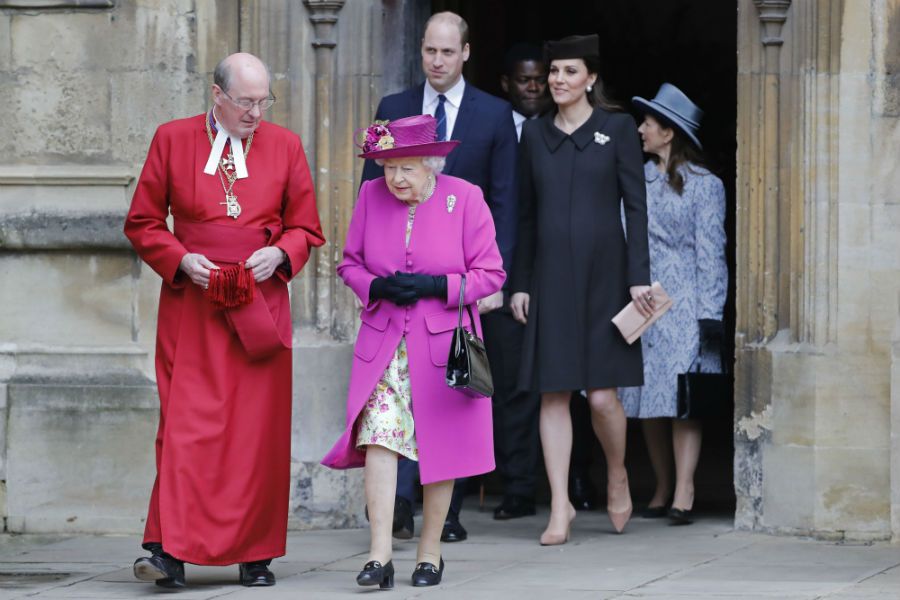 royal family leave st georges chapel