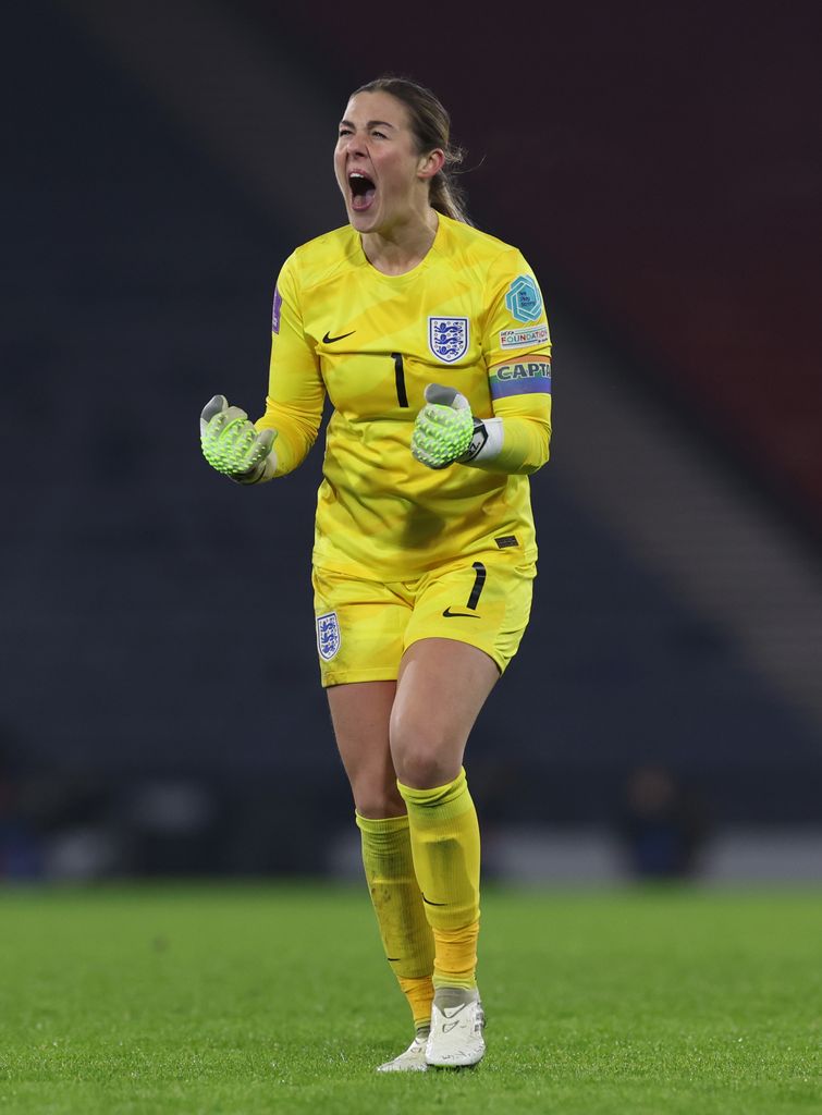 Mary Earps on pitch for England shouting
