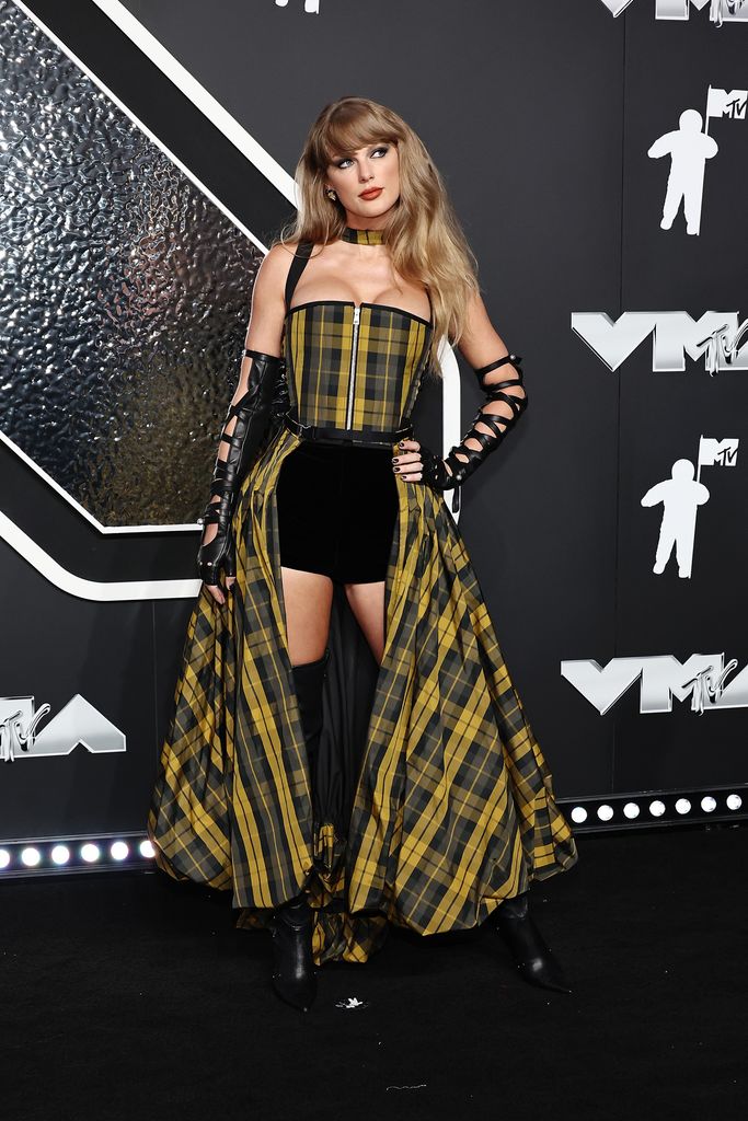 The singer wore a plaid Dior concoction for the 2024 MTV Video Music Awards