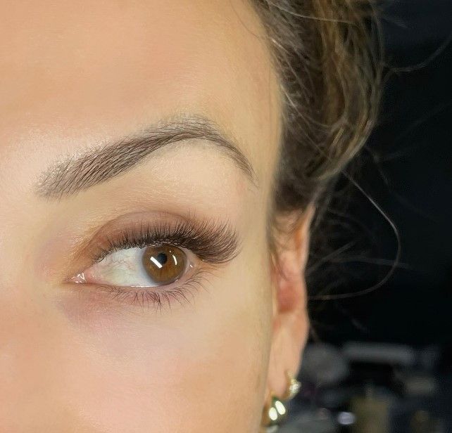 Michelle Keegan just had brown eyelash extentions applied