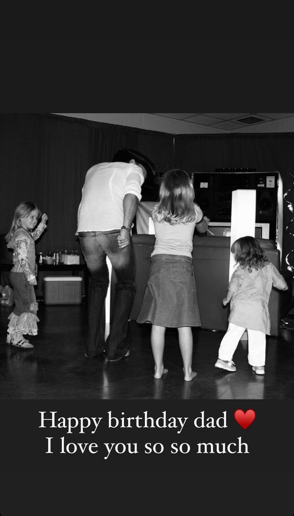 Audrey McGraw's throwback with sisters and dad Tim McGraw
