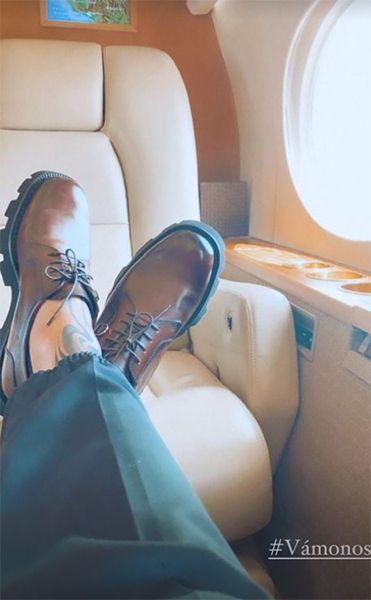ricky martin shoes private jet