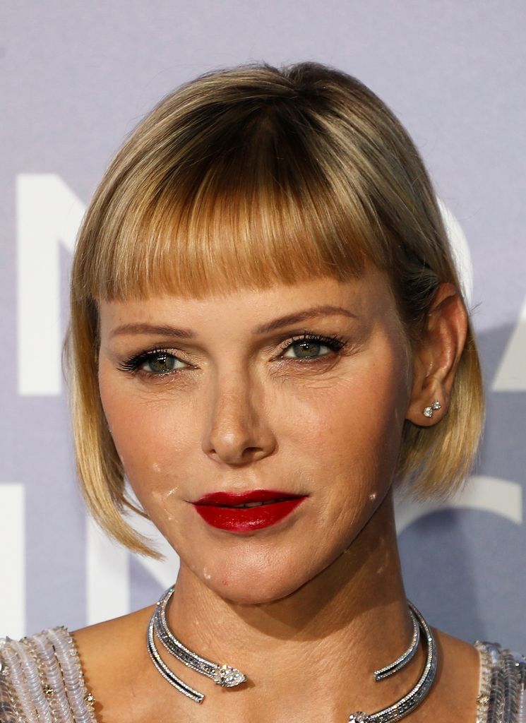 Wanita dengan Blunt Bob 