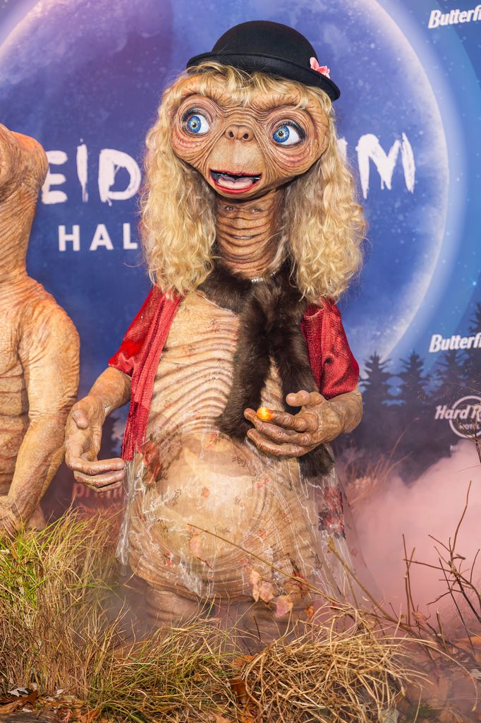 Heidi Klum attends Heidi Klum's 23rd Annual Halloween Party at Hard Rock Hotel New York on October 31, 2024 in New York City dressed at E.T.